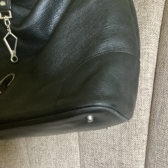 Kenneth Cole Black Leather Satchel Bucket Bag Interesting Hardware - Picture 5 of 12